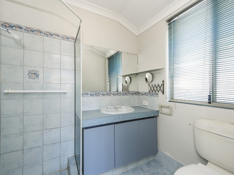 4 Raven Lane, Warnbro WA 6169