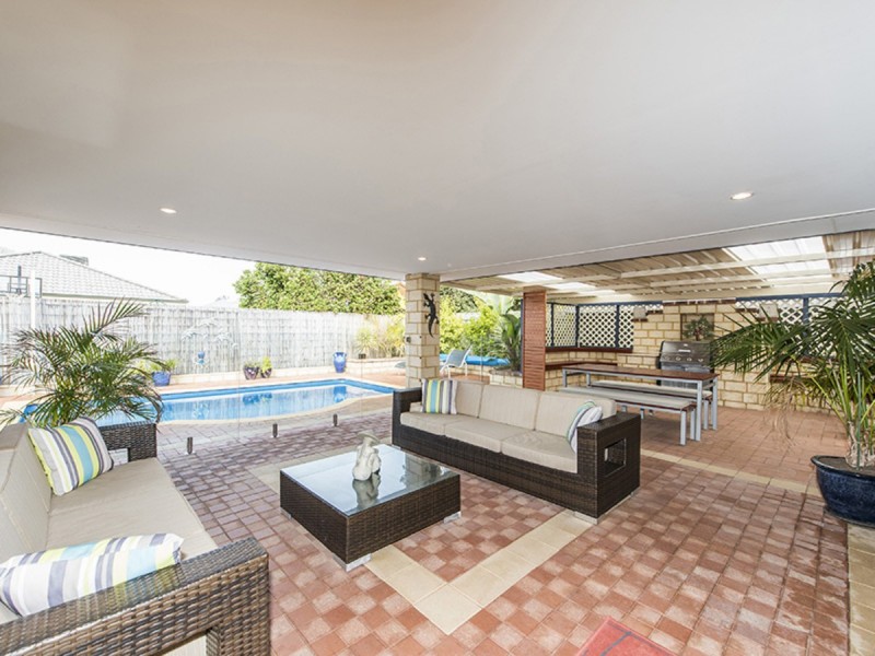 12 Boyle Avenue, Rockingham WA 6168