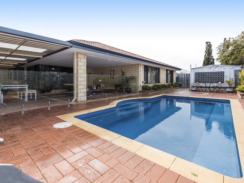 12 Boyle Avenue, Rockingham WA 6168