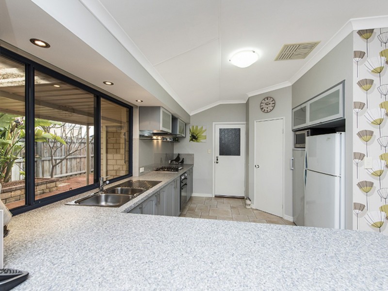 12 Boyle Avenue, Rockingham WA 6168