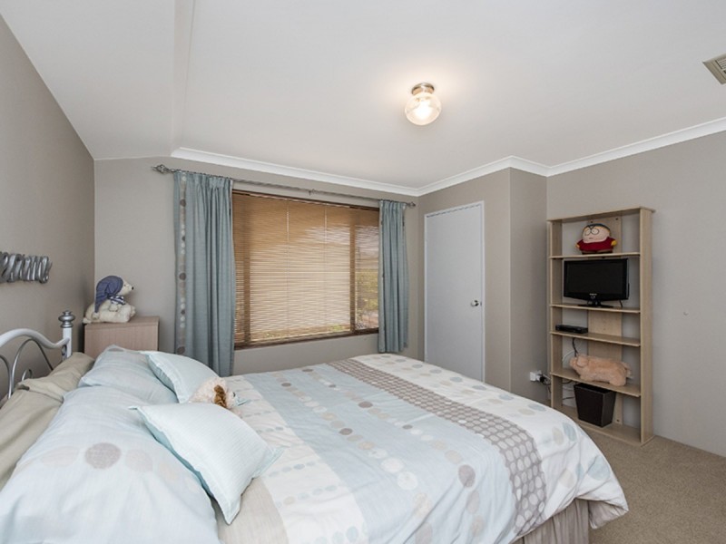 12 Boyle Avenue, Rockingham WA 6168