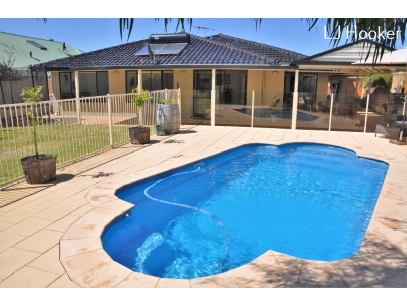 1 Rochefort Retreat, Port Kennedy WA 6172