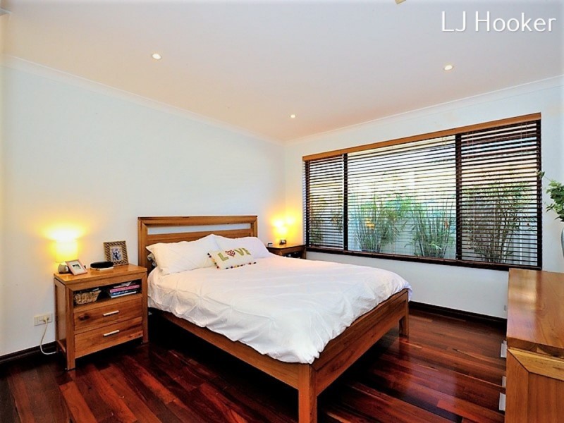 1 Rochefort Retreat, Port Kennedy WA 6172