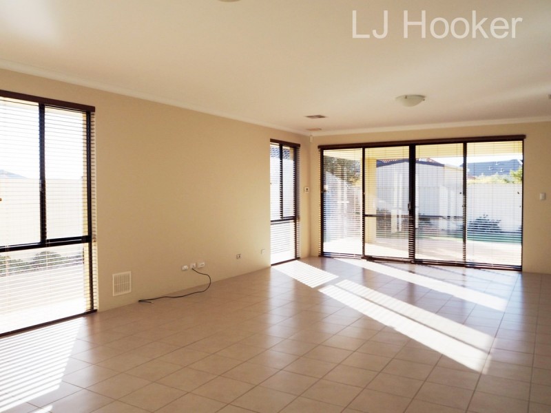 10 Harvest Chase, Madora Bay WA 6210