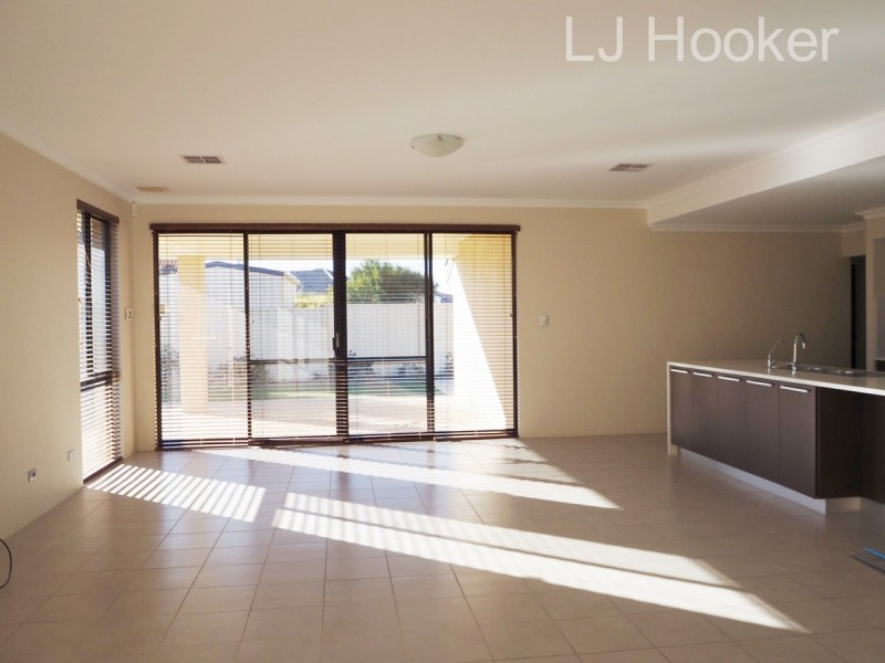 10 Harvest Chase, Madora Bay WA 6210