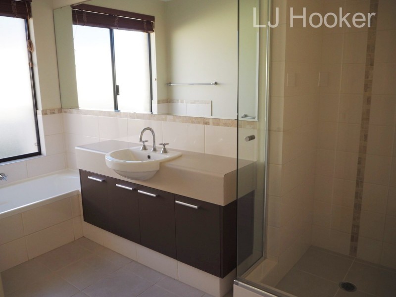 10 Harvest Chase, Madora Bay WA 6210