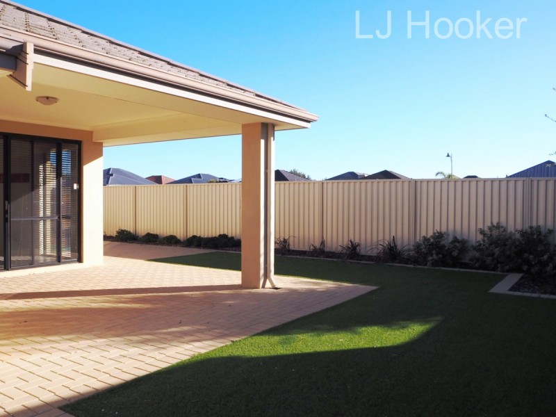 10 Harvest Chase, Madora Bay WA 6210