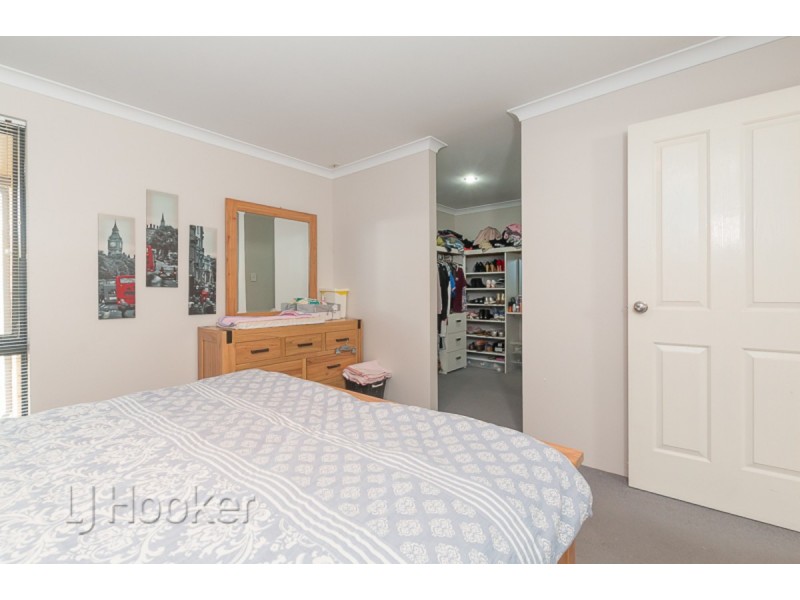 8 Chatsworth Drive, Erskine WA 6210