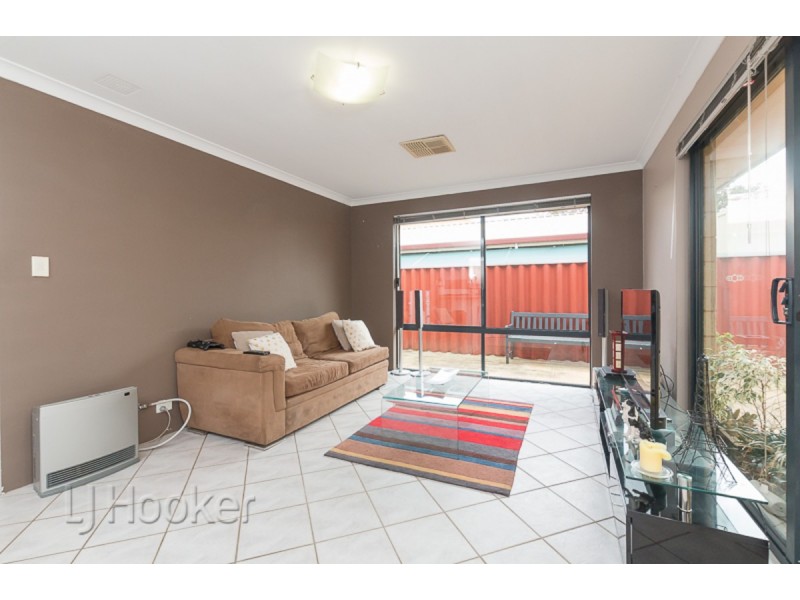 8 Chatsworth Drive, Erskine WA 6210