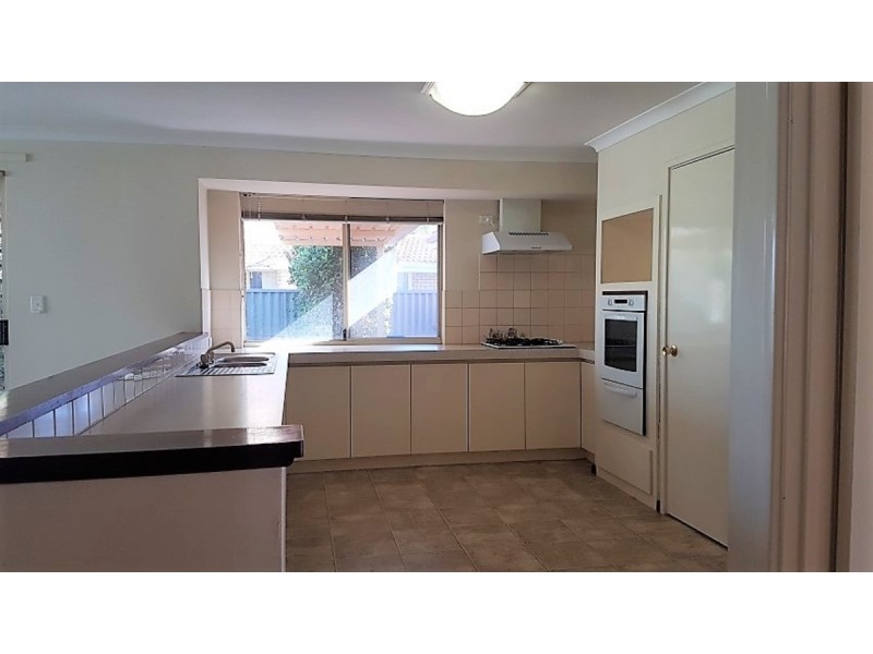 42 The Avenue, Warnbro WA 6169