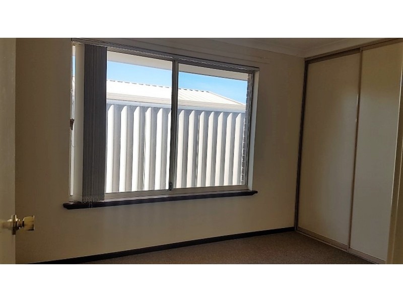 42 The Avenue, Warnbro WA 6169