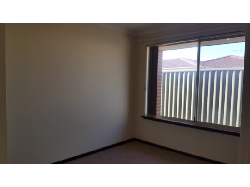 42 The Avenue, Warnbro WA 6169