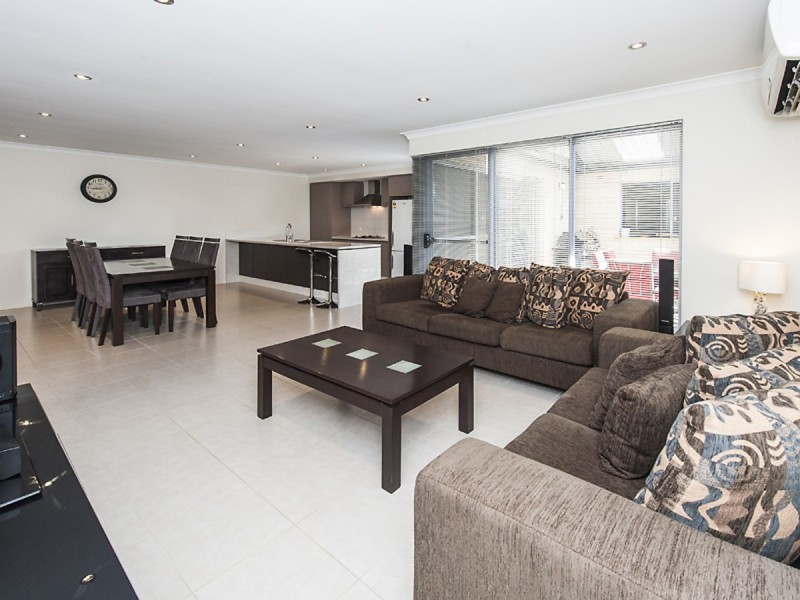 5/2 Pemberton Boulevard, Baldivis WA 6171