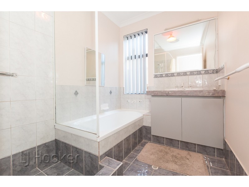 6/54 Gnangara Drive, Waikiki WA 6169