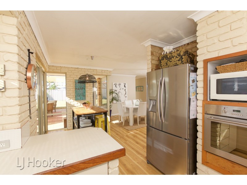 6 Dundee Close, Warnbro WA 6169