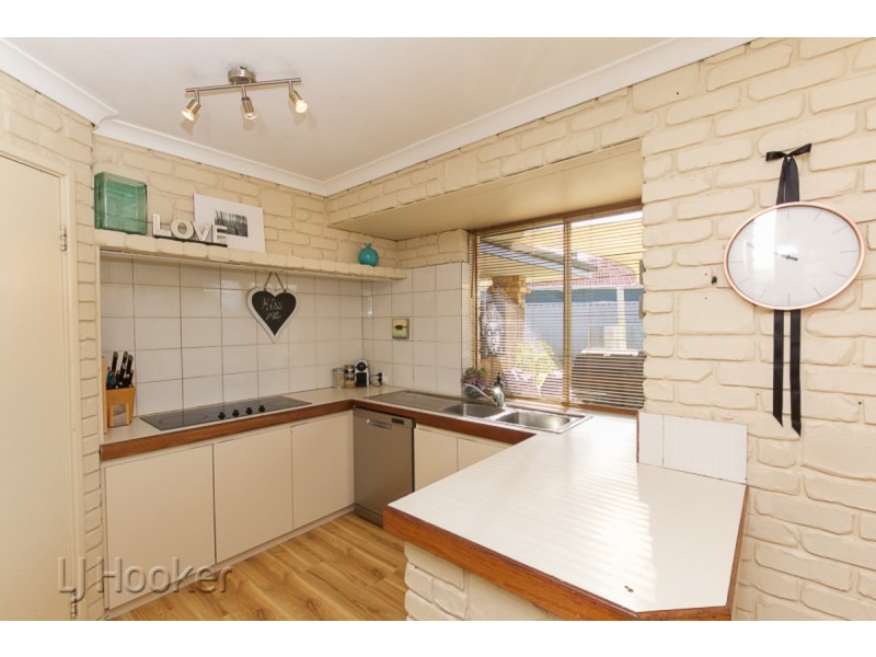 6 Dundee Close, Warnbro WA 6169