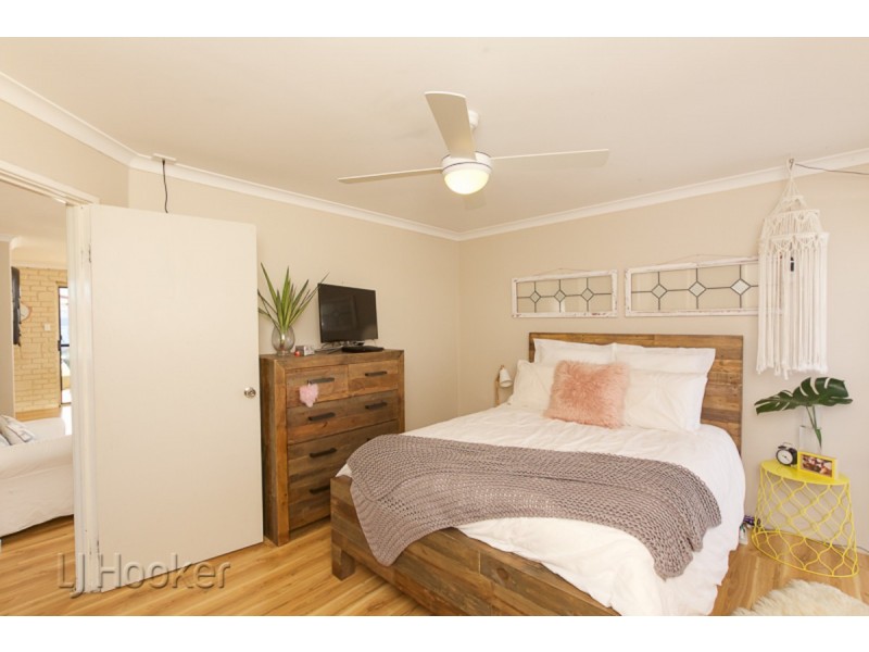 6 Dundee Close, Warnbro WA 6169