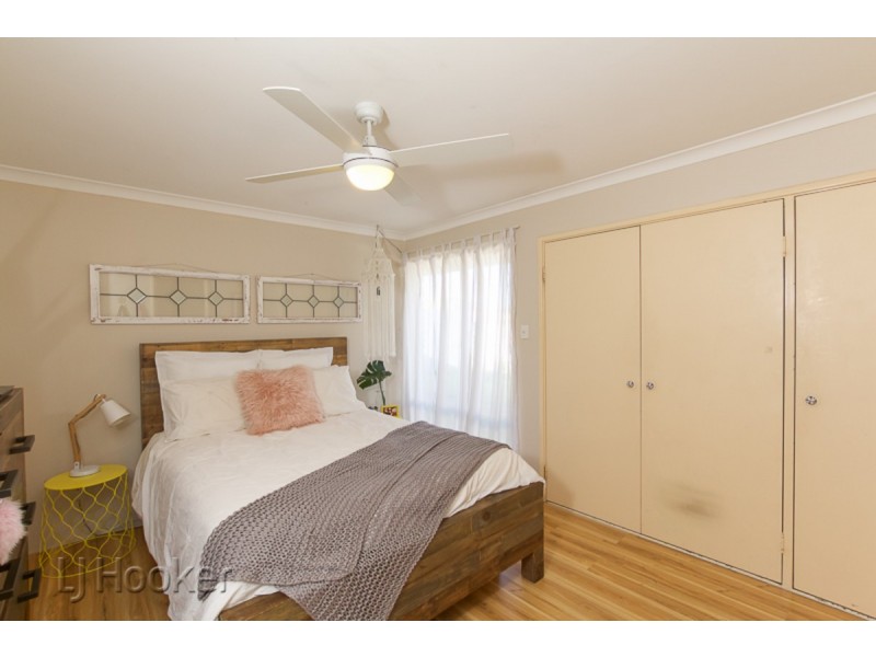 6 Dundee Close, Warnbro WA 6169