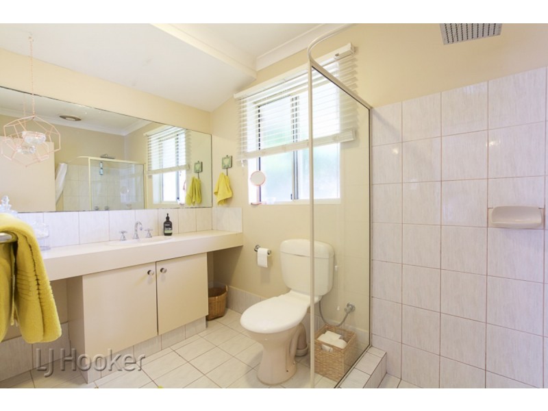 6 Dundee Close, Warnbro WA 6169