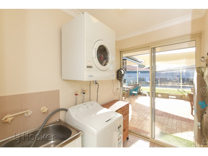 6 Dundee Close, Warnbro WA 6169