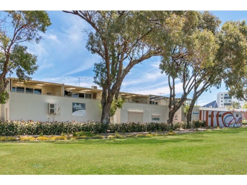 3/9 Kent Street, Rockingham WA 6168