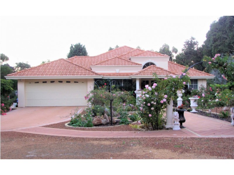 6 Rhodes Place, Jarrahdale WA 6124