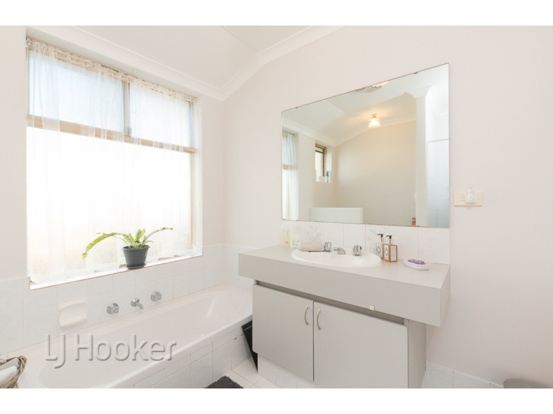 6 Panama Place, Safety Bay WA 6169