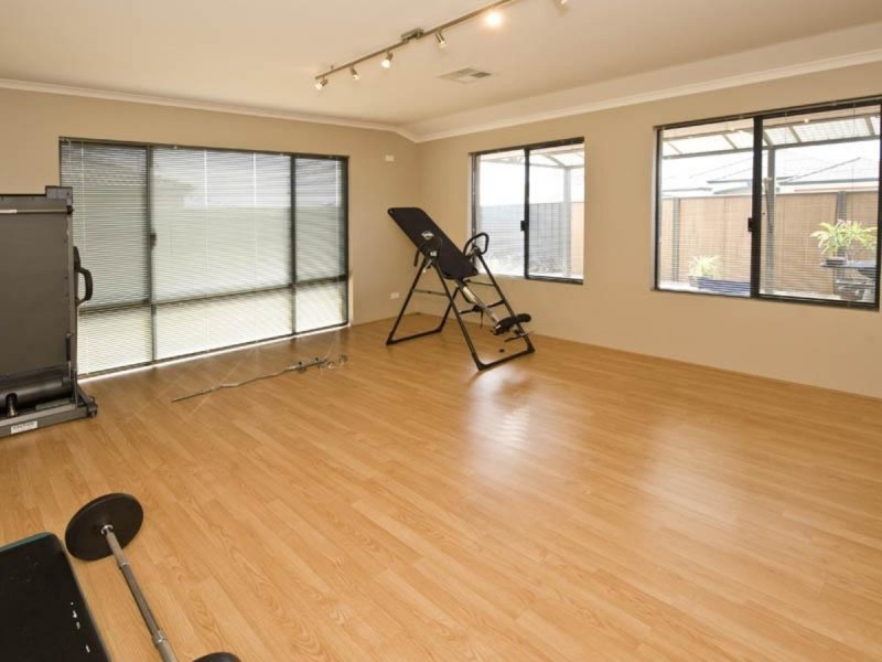 22 Claiborne Road, Secret Harbour WA 6173