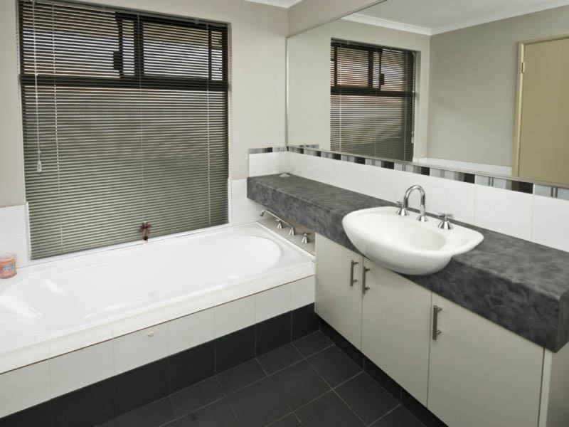 22 Claiborne Road, Secret Harbour WA 6173