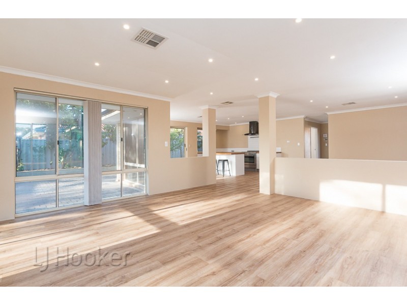 10 Melbourne Close, Port Kennedy WA 6172