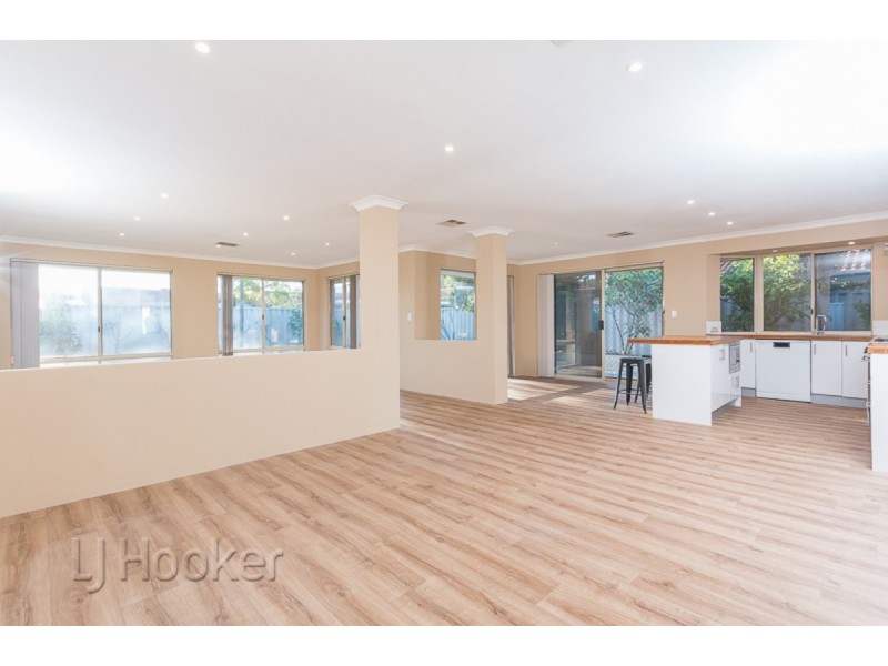 10 Melbourne Close, Port Kennedy WA 6172