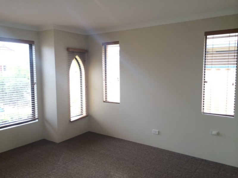 12 Freeling Road, Port Kennedy WA 6172