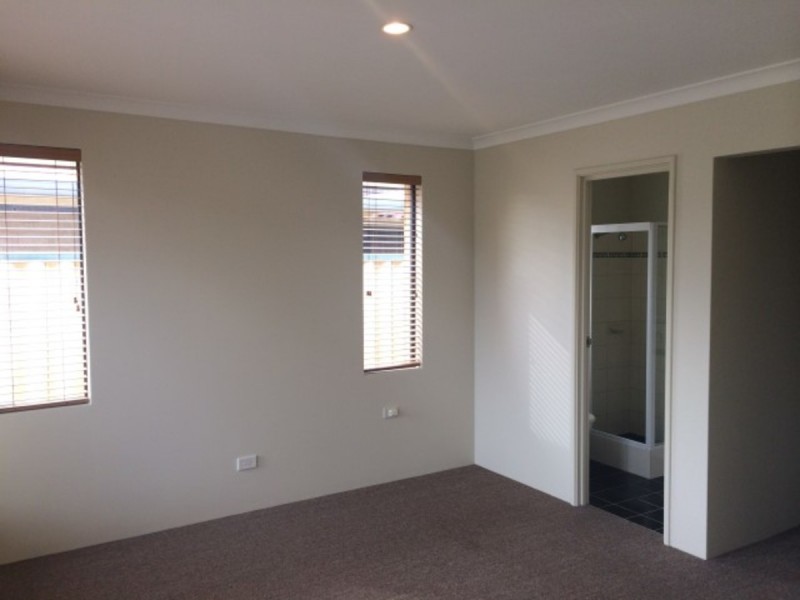 12 Freeling Road, Port Kennedy WA 6172