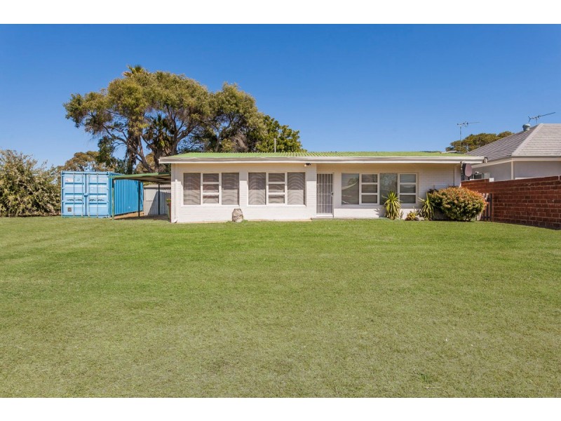 18 Liverpool Street, Shoalwater WA 6169