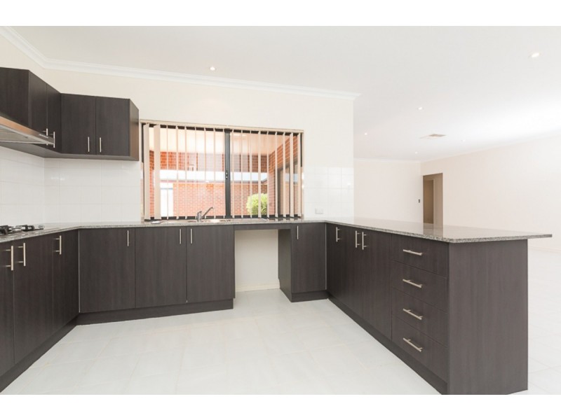 5 Quandong Parkway, Halls Head WA 6210