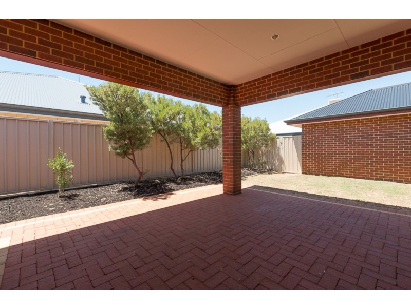 5 Quandong Parkway, Halls Head WA 6210