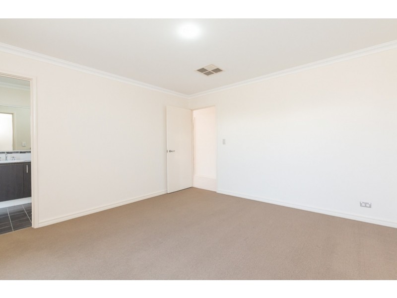 5 Quandong Parkway, Halls Head WA 6210