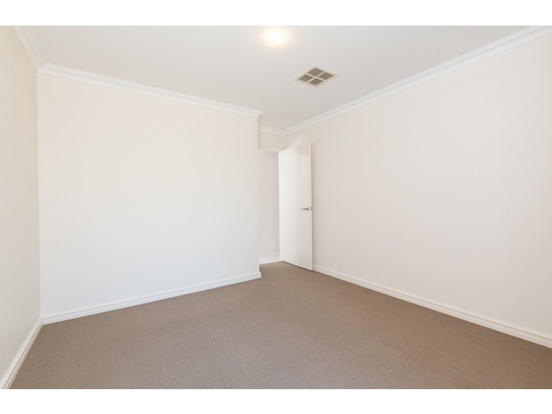 5 Quandong Parkway, Halls Head WA 6210