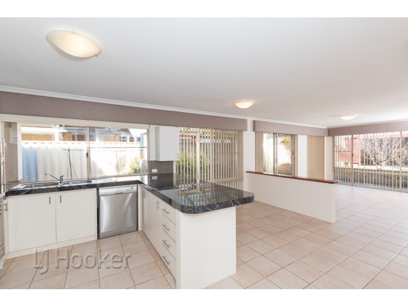 17 Mayflower Close, Port Kennedy WA 6172