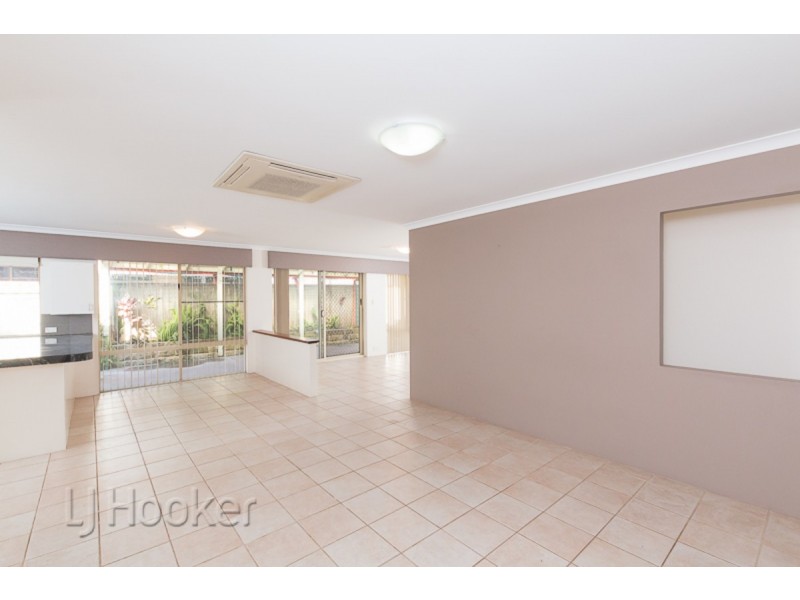 17 Mayflower Close, Port Kennedy WA 6172