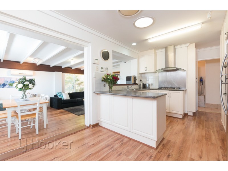 33 Brixham Way, Warnbro WA 6169