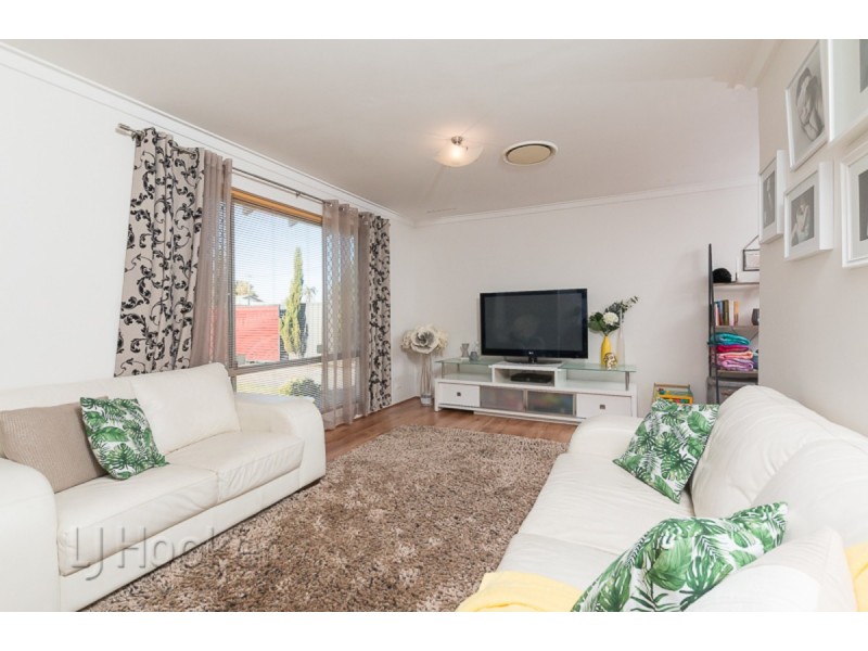 33 Brixham Way, Warnbro WA 6169