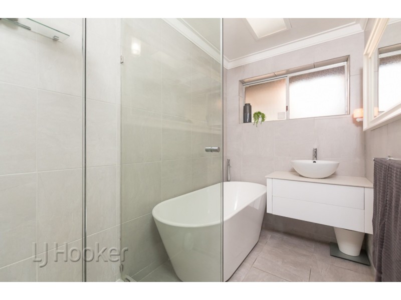 33 Brixham Way, Warnbro WA 6169