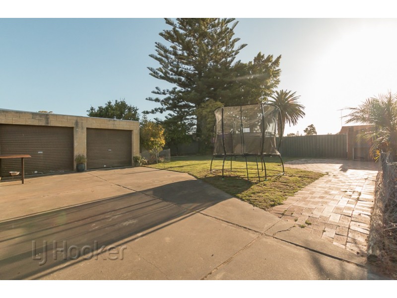 33 Brixham Way, Warnbro WA 6169