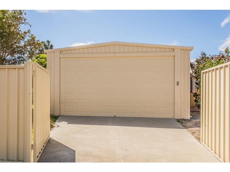1 Hawkins Street, Rockingham WA 6168