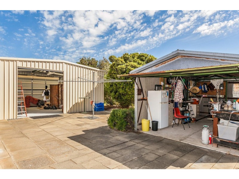 1 Hawkins Street, Rockingham WA 6168