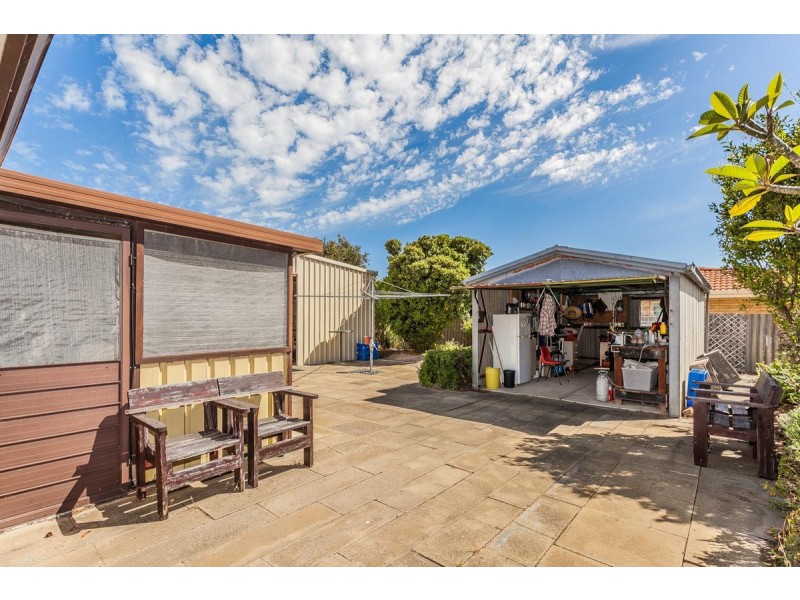 1 Hawkins Street, Rockingham WA 6168