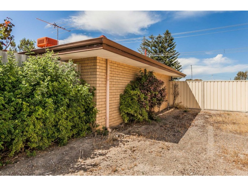 1 Hawkins Street, Rockingham WA 6168