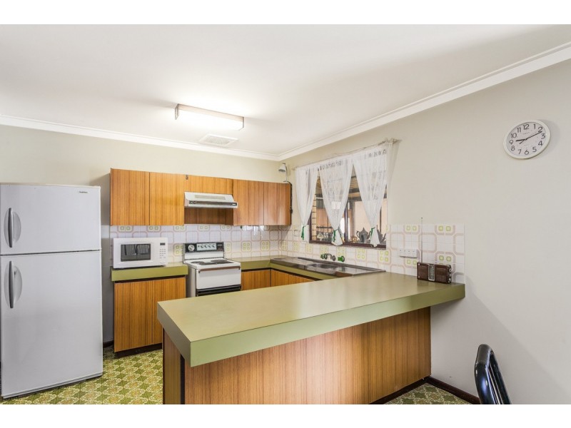 1 Hawkins Street, Rockingham WA 6168