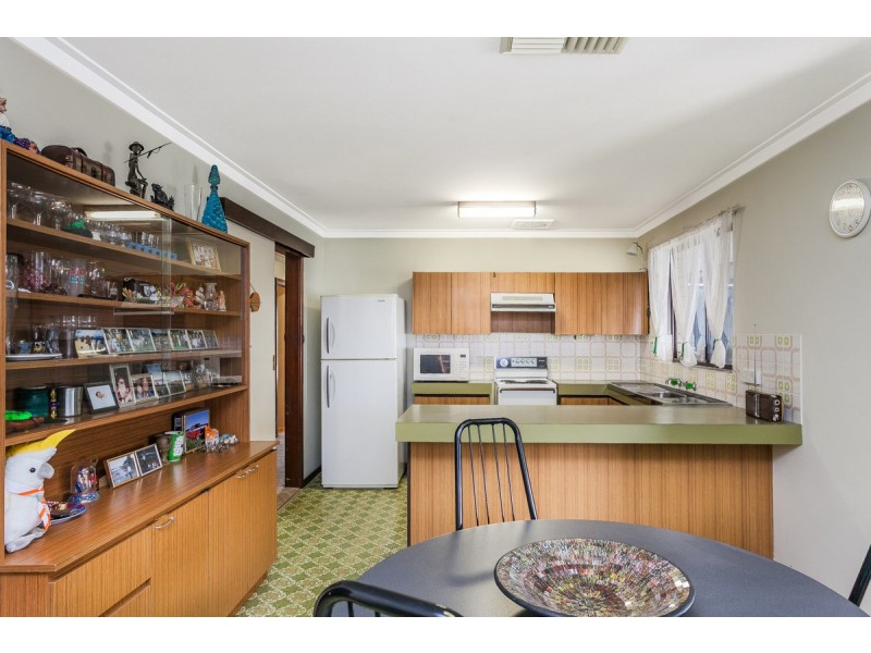 1 Hawkins Street, Rockingham WA 6168